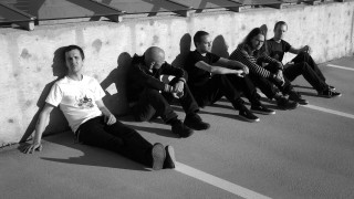 Group sitting wall feet up - the ground next free wallpaper