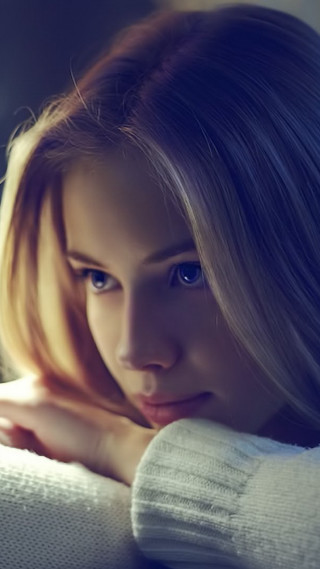 Woman blueeyes longhair portrait beautifullylit - eszter mattioni free wallpaper