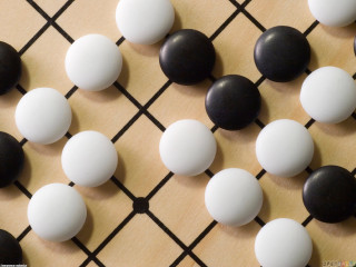 Close up balls board checkered - purism free wallpaper
