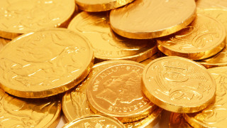 Gold coins pile table white - gold free wallpaper
