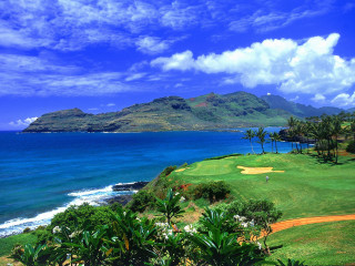 Golf course ocean mountains sunny - a golf course free wallpaper