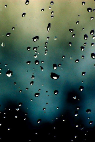 Window rain drops clouds sky 2 - a macro photograph free wallpaper