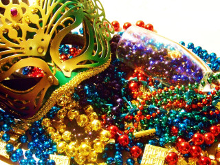 Carnival mask beads reflection mirror - gaudy color free wallpaper