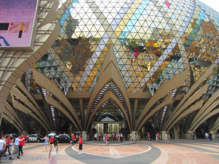 Large building glass entrance people - buckminster fuller free wallpaper