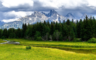 Grassy field stream mountains clouds 3 - a grassy field free wallpaper