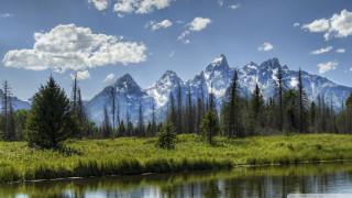 Mountain river trees blue sky - a blue sky free wallpaper
