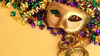 Mask beads table yellow gold - decadent free wallpaper