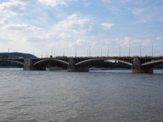 Bridge river boat city distance - a boat free wallpaper