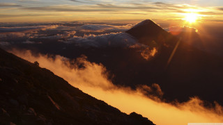 Mountain cloud sunset sunshine background - mountain in the background free wallpaper