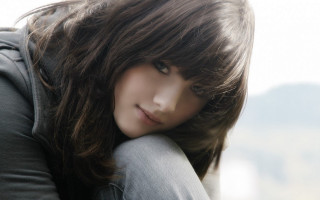 Gothic portrait woman longhair hoodie - a picture free wallpaper for desktop