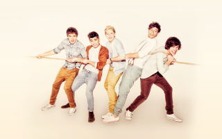 Young men holding rope pulling - photoshoot free wallpaper