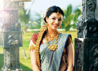 Woman sari fountain bird posing - movie still frame free wallpaper