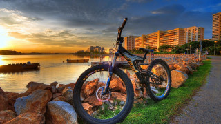 Bike rock wall water boats - a bike free wallpaper for desktop
