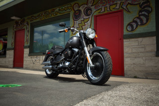 Motorcycle parked graffiti building red - brenda chamberlain free wallpaper
