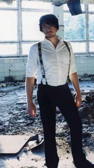 Man white shirt suspenders broken - free vintage wallpaper
