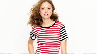 Woman striped shirt wind blown - the wind free wallpaper