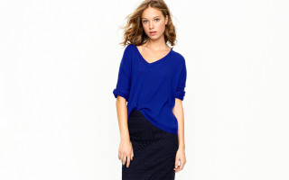 Woman blue top black skirt 3 - a blue top free wallpaper