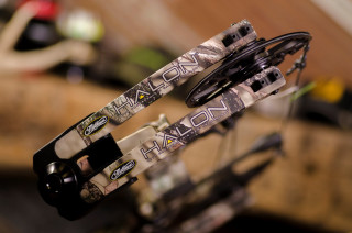 Skis iron wooden table pair - halo free wallpaper