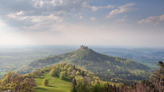 Castle hill valley forest trees - a view of the valley below free wallpaper