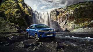 Blue truck waterfall cloudy sky - a blue truck free wallpaper