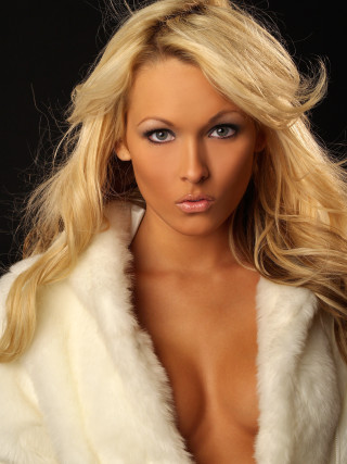 Blonde woman fur coat fashion - anna katharina block free wallpaper