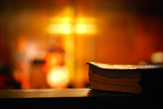 Book table lamp blurry background - a lamp free wallpaper