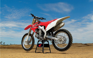 Red white dirt bike desert - dirt bike free wallpaper