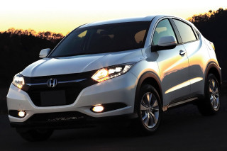White honda hrv parking lot - a parking lot free wallpaper
