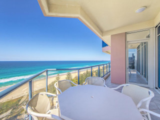 Balcony table chairs ocean beach - zenith view free wallpaper