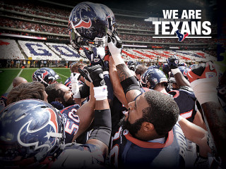 Football players helmet stadium we - a group of football players free wallpaper