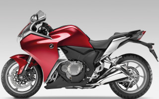 Red motorcycle studio gray white - a white background behind free wallpaper