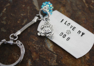 Dog tag blue bead love - free dogs wallpaper