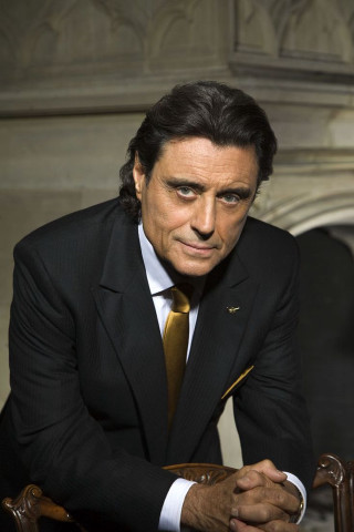 Man suit tie chair portrait 2 - didier mouron free wallpaper