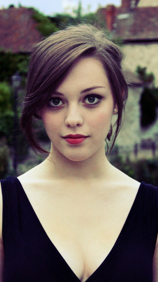Woman red lipstick black dress 3 - a red lipstick free wallpaper
