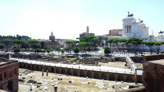 Roman forum church statue panorama - a statue of a man free wallpaper