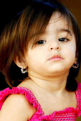 Little girl pink dress serious - a little girl free wallpaper