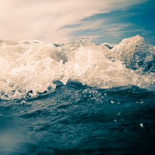 Breaking wave ocean sky background - the ocean free wallpaper