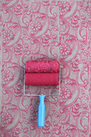 Pink white wall red roller - the wall behind free wallpaper