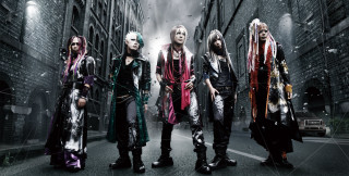 Group people street city night - vivid free wallpaper