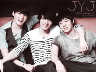 Three young men sitting couch - young free wallpaper