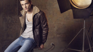 Man stool light camera fashion - alexander kucharsky free wallpaper