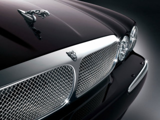 Black car chrome grills silver - a black car free wallpaper