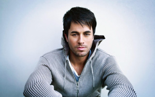 Man sweater posing marble sculpture - handsome free wallpaper