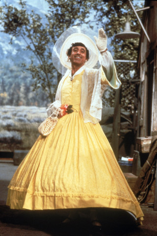 Man yellow dress hat building - a white hat free wallpaper
