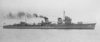 Battleship floating water smoke stacks - a large battleship free wallpaper