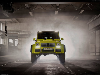 Yellow mercedes auto destructive tiltshift - rim free wallpaper