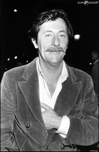 Man mustache suit jacket sitting - alberto burri free wallpaper