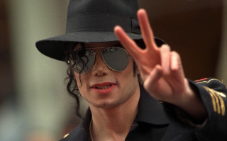 Man hat sunglasses peace sign 2 - a. b. jackson free wallpaper