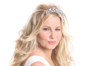 Woman tiara white dress posing - a tiara free wallpaper