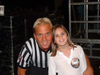 Man girl bar referee pose - syd meade free wallpaper